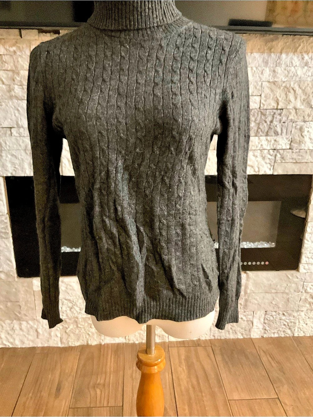 KENAR Cable Knit Turtleneck Cashmere Size Medium Like New